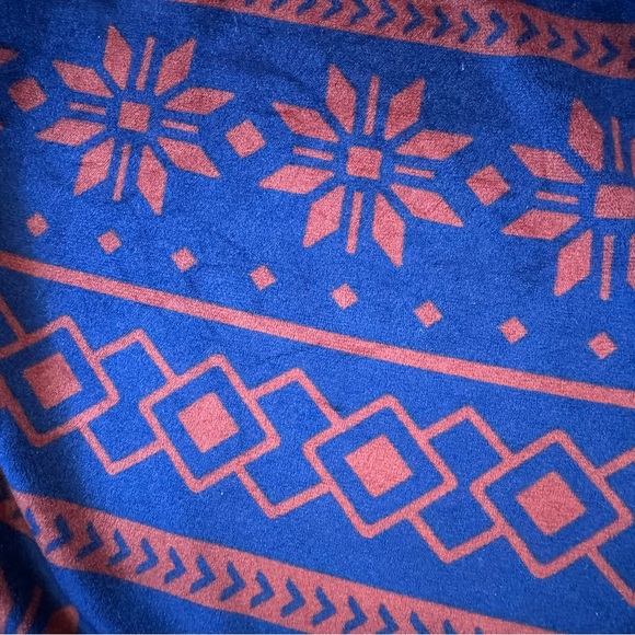 ❄️Carter’s Size 4T Cozy Velour Fair Isle Pajama Set - Winter Snowflakes - EUC - Picture 3 of 9